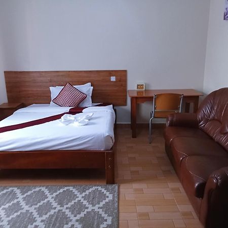 Hotel Acacia Gardens Gilgil Esterno foto